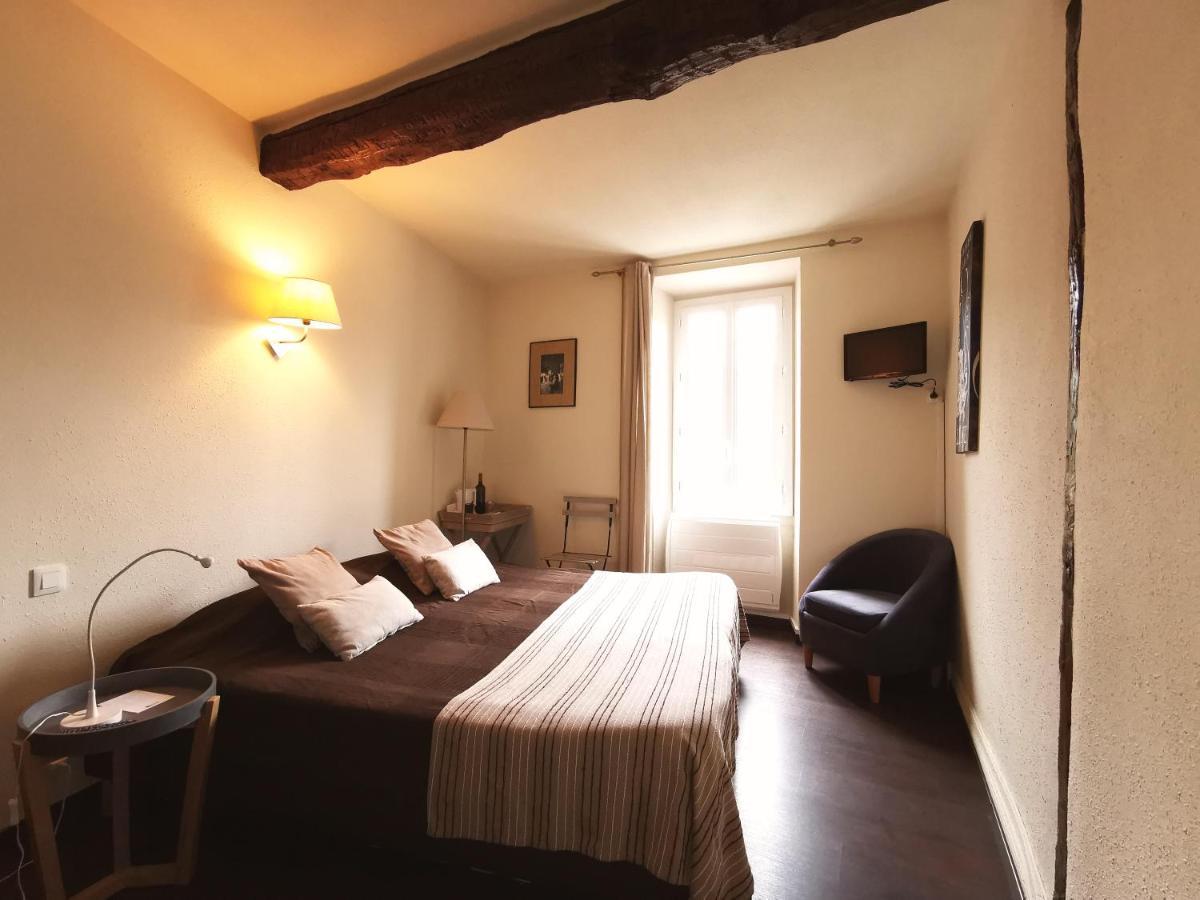 Logis Hotel Restaurant La Barguillere Saint-Pierre-de-Rivière 외부 사진