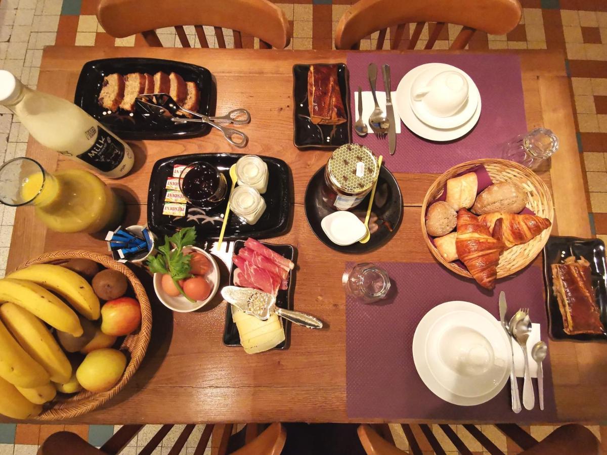Logis Hotel Restaurant La Barguillere Saint-Pierre-de-Rivière 외부 사진