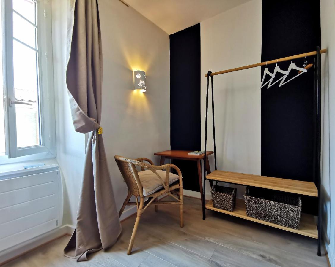 Logis Hotel Restaurant La Barguillere Saint-Pierre-de-Rivière 외부 사진
