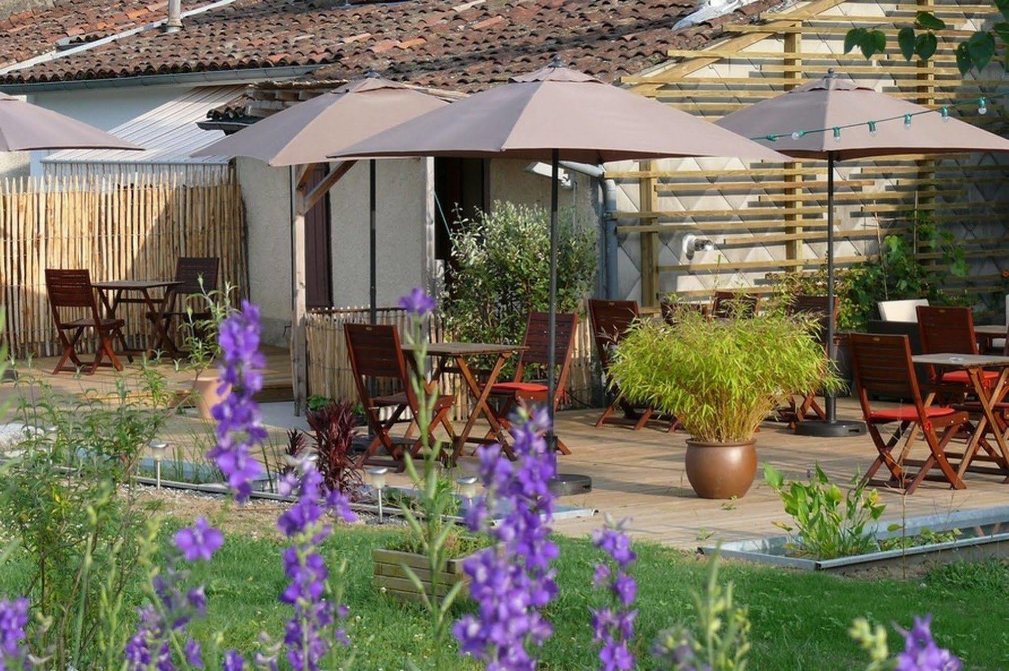 Logis Hotel Restaurant La Barguillere Saint-Pierre-de-Rivière 외부 사진