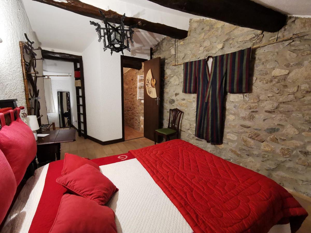 Logis Hotel Restaurant La Barguillere Saint-Pierre-de-Rivière 외부 사진