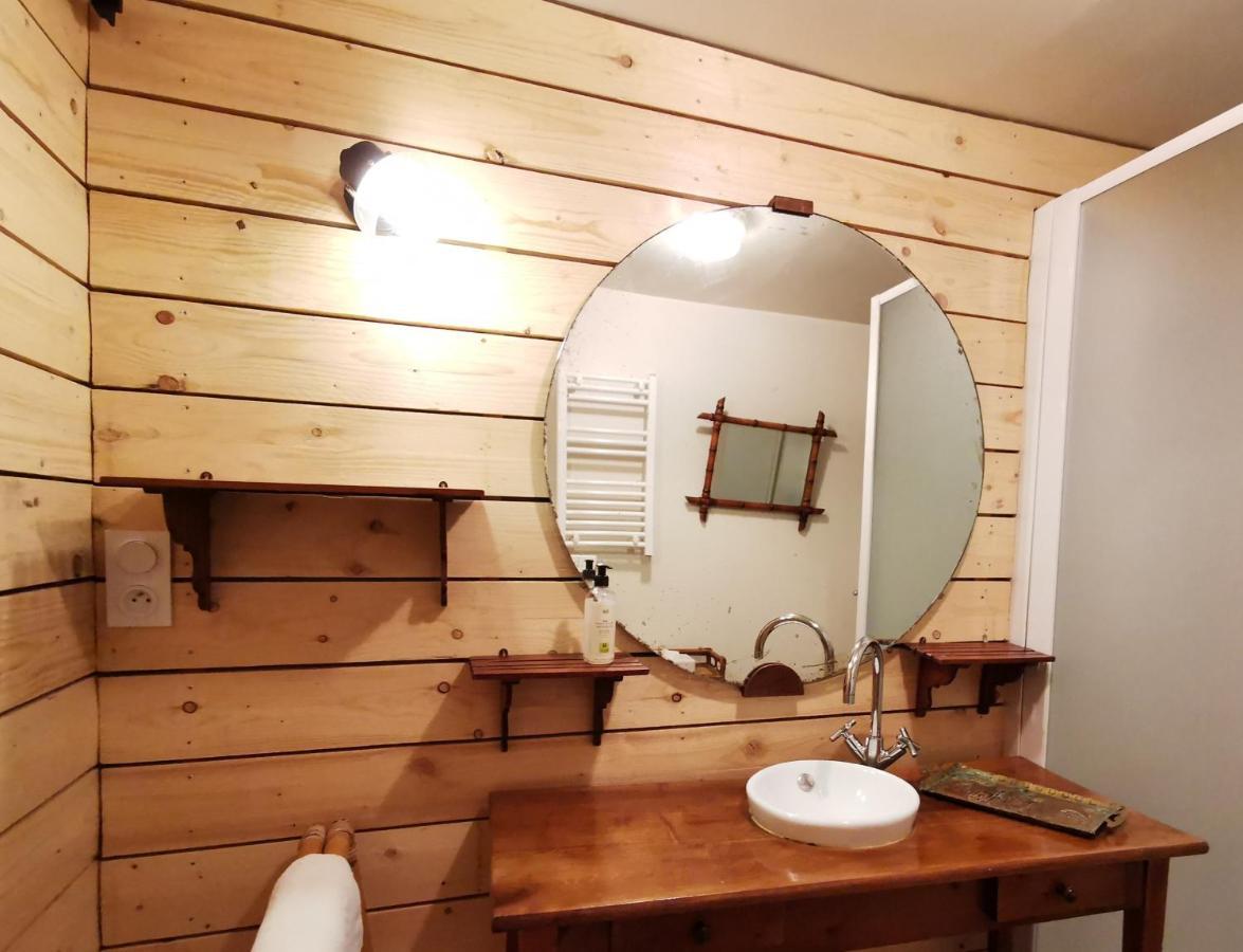 Logis Hotel Restaurant La Barguillere Saint-Pierre-de-Rivière 외부 사진